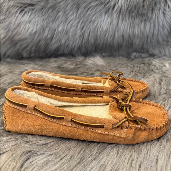 Minnetonka Brown Suede Moccasins Slippers Size 8 - Picture 1 of 8